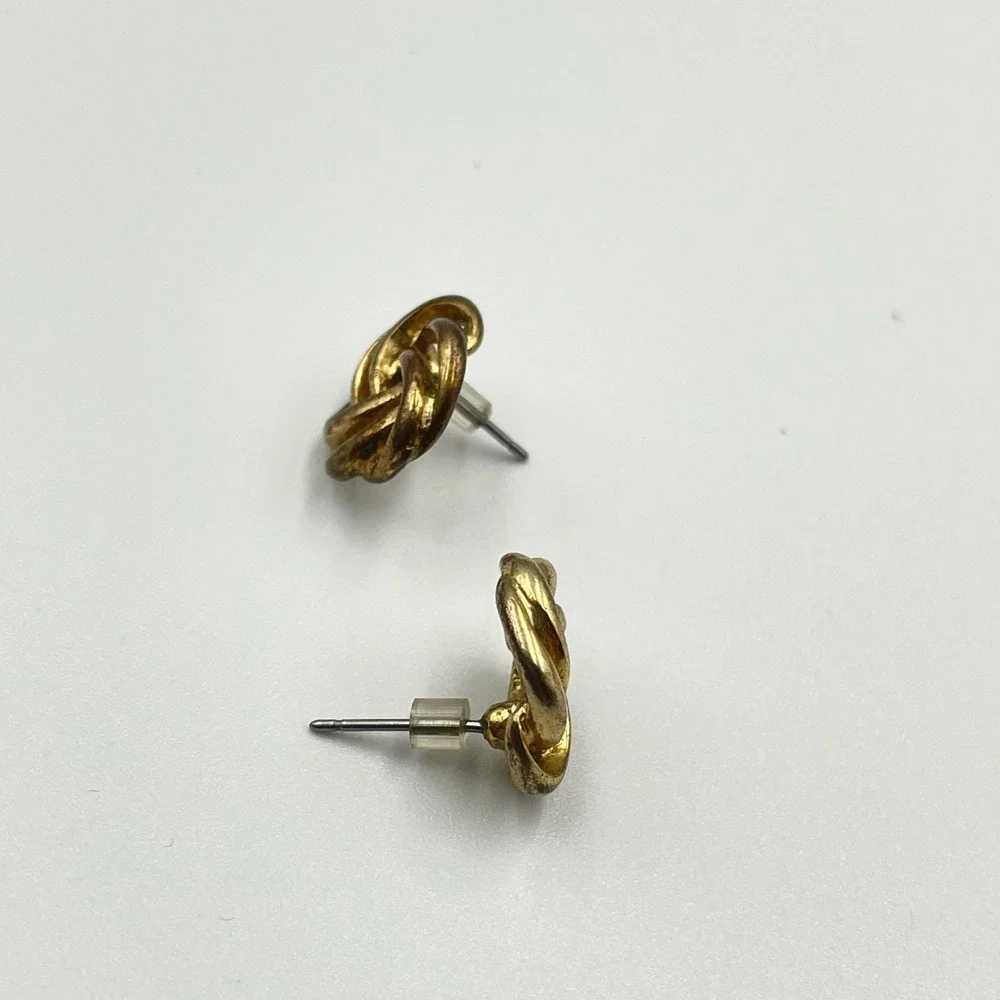Vintage VTG Gold Tone Knot Stud Earrings Openwork Celtic Love Knot Style Pierced